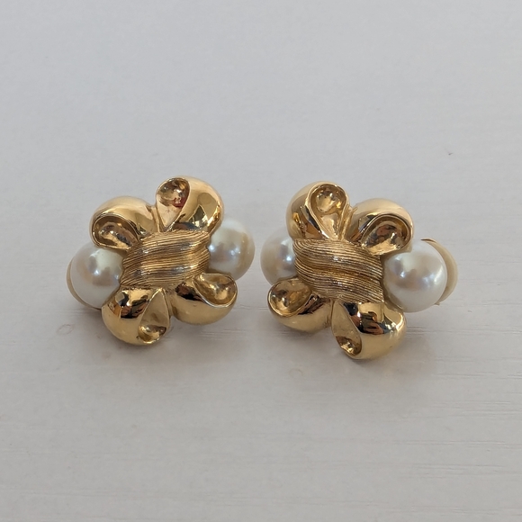 Jacobson'S Jewelry - Jacobson'S Gold and Pearl Floral Earrings